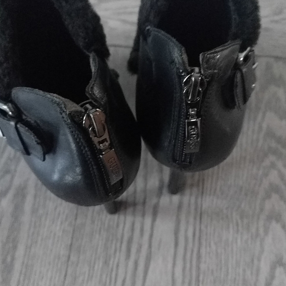 Beautiful heels by Guess🌟🌟🌟🍀🍀🍀 - Picture 13 of 16